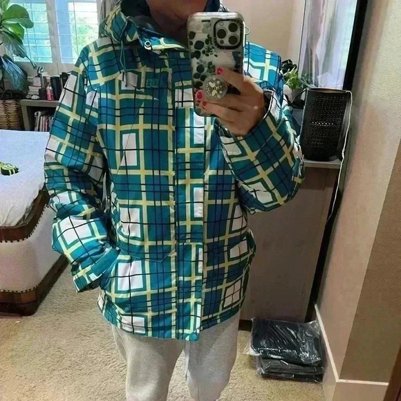 DC women's Snowbarding Jacket size medium - Picture 8 of 10